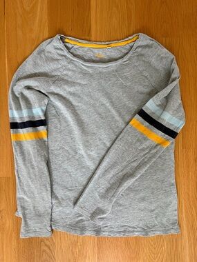 Boden raglan lightweight T size small